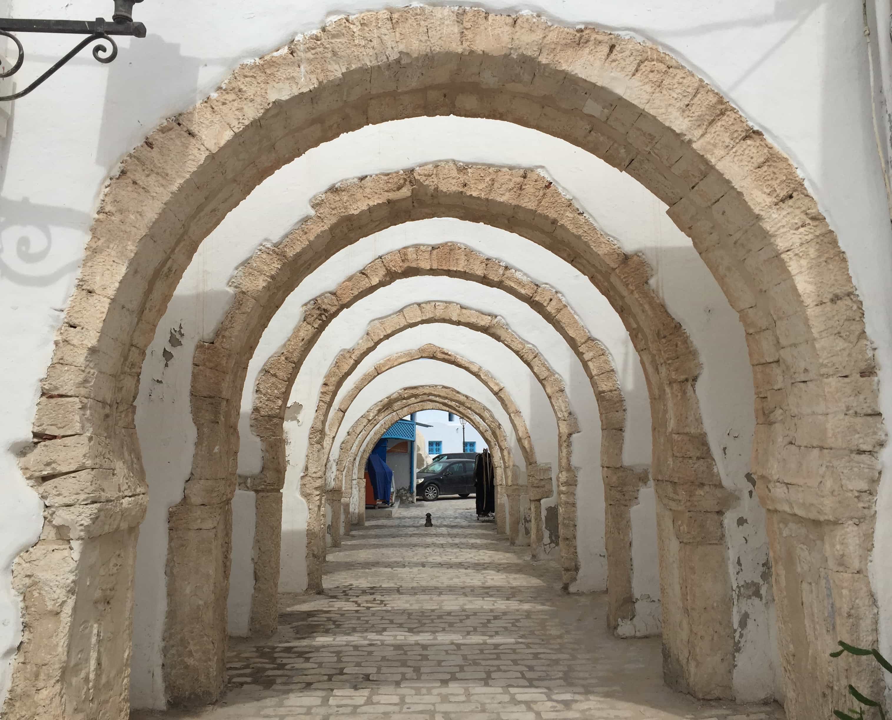 Tunisia — Djerba Street Scene — Arches