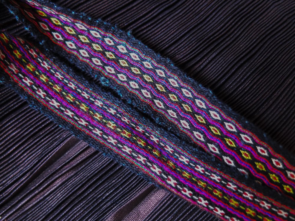 detail-mao-idigo-dyed-pleated-skirts-the-kindcraft